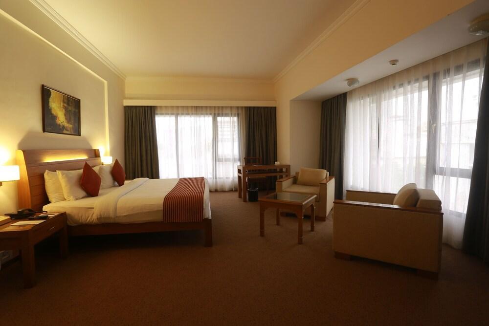 The Avenue Regent Hotell Kochi Eksteriør bilde